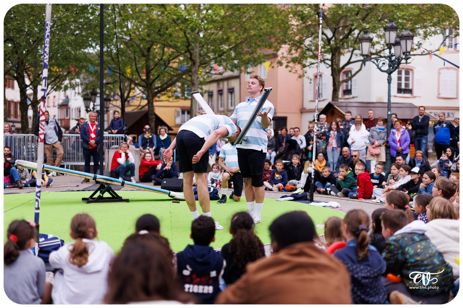 LEAGUE AND LEGEND (15FEET6)